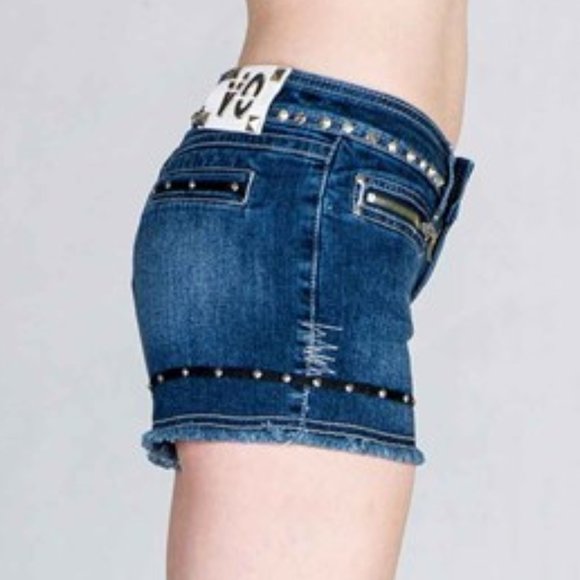 Frayed Denim Shorts - Picture 5 of 5